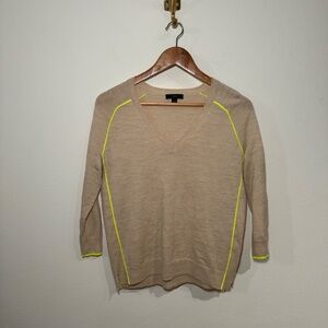 J. Crew Sweater Women's XXS Tan V-Neck Merino Wool Lightweight Preppy Classic